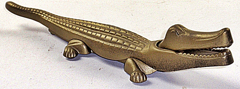 A Hedford Bros Foundry & Hitching Alligator Nutcracker (1 of 4)