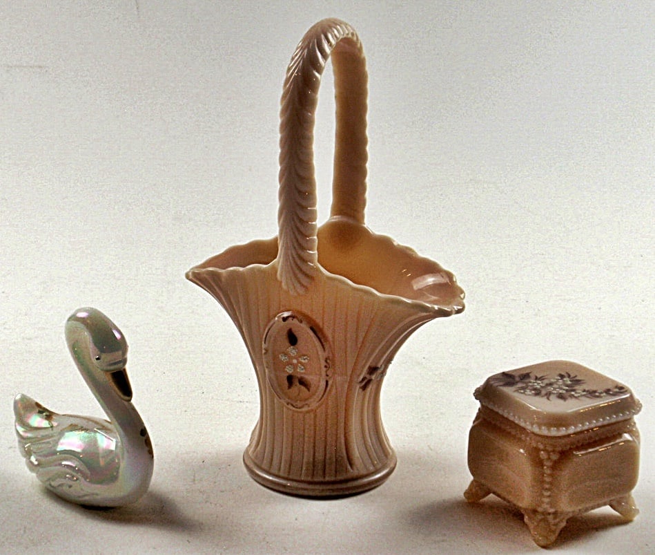 3pc Vintage Art Glass (1 of 4)