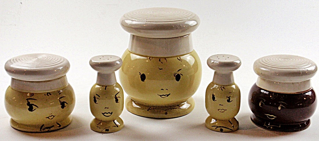 A 5pc Vintage Chef Pottery Kitchen Set (1 of 2)