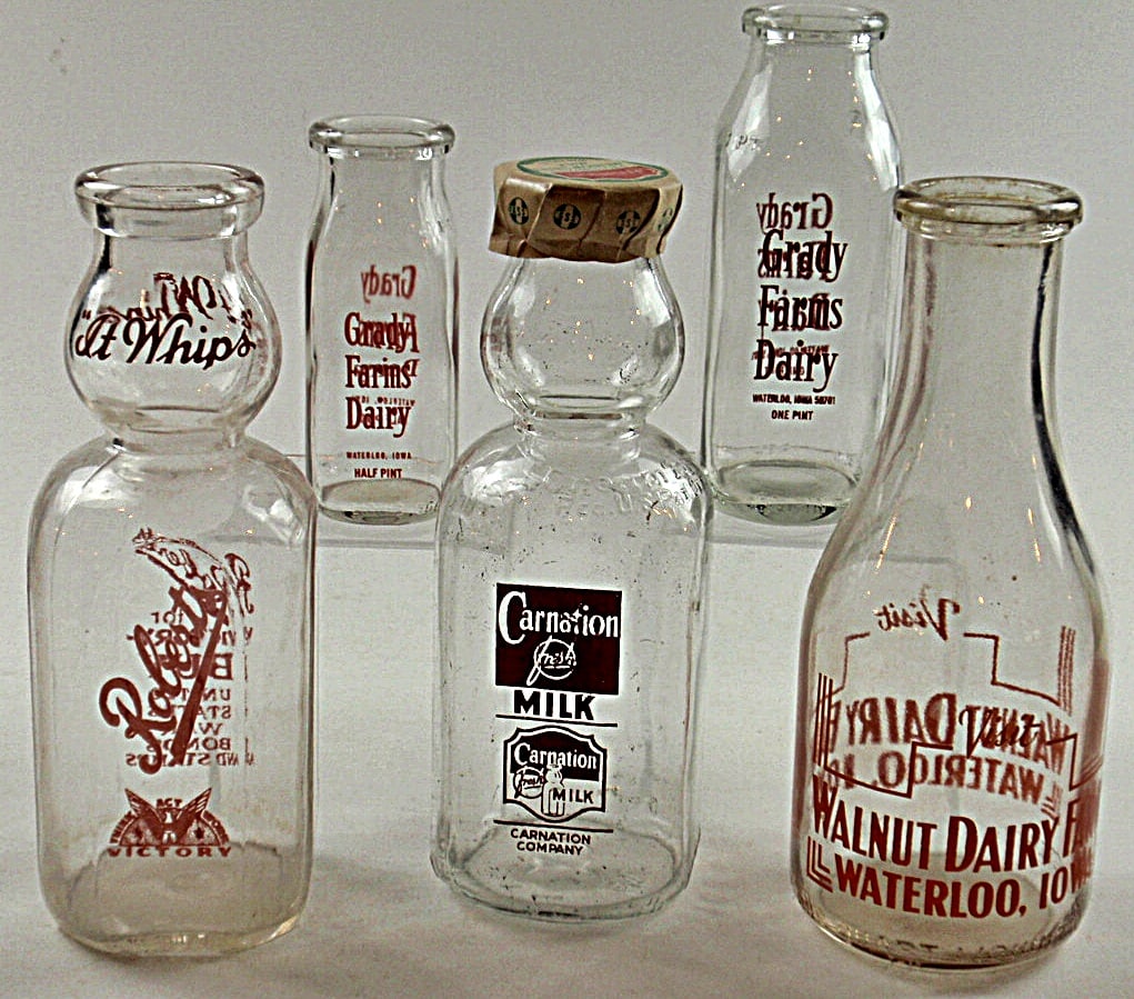 5 Vintage Milk & Cream Bottles: Enameled advertising for Walnut, Grady, Roberts & Carnation, Exc cond. Largest 9.5"H.