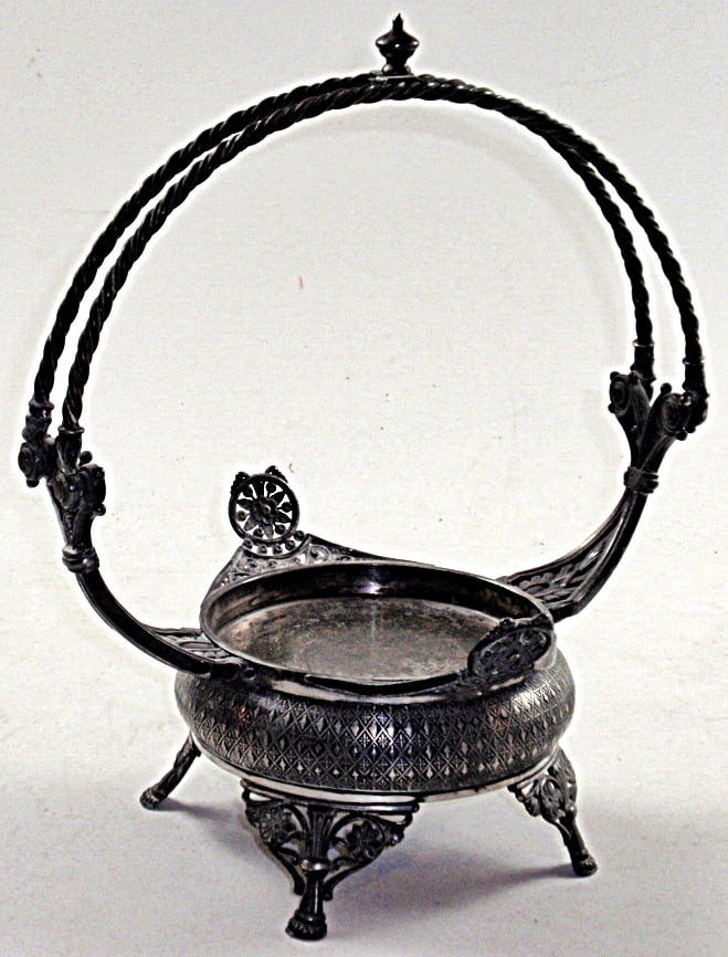 A Victorian Quadruple plate Brides Basket Stand (1 of 3)