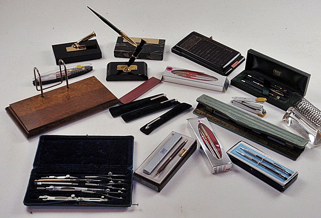 Lot of misc. office supplies (20) (1 of 7)