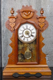 A Good New Haven Victorian Walnut Shelf Clock