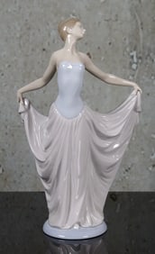 A Lladro Porcelain Figure "The Dancer"