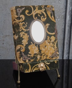 A Victorian Cabinet Card Photograph Parlor Album