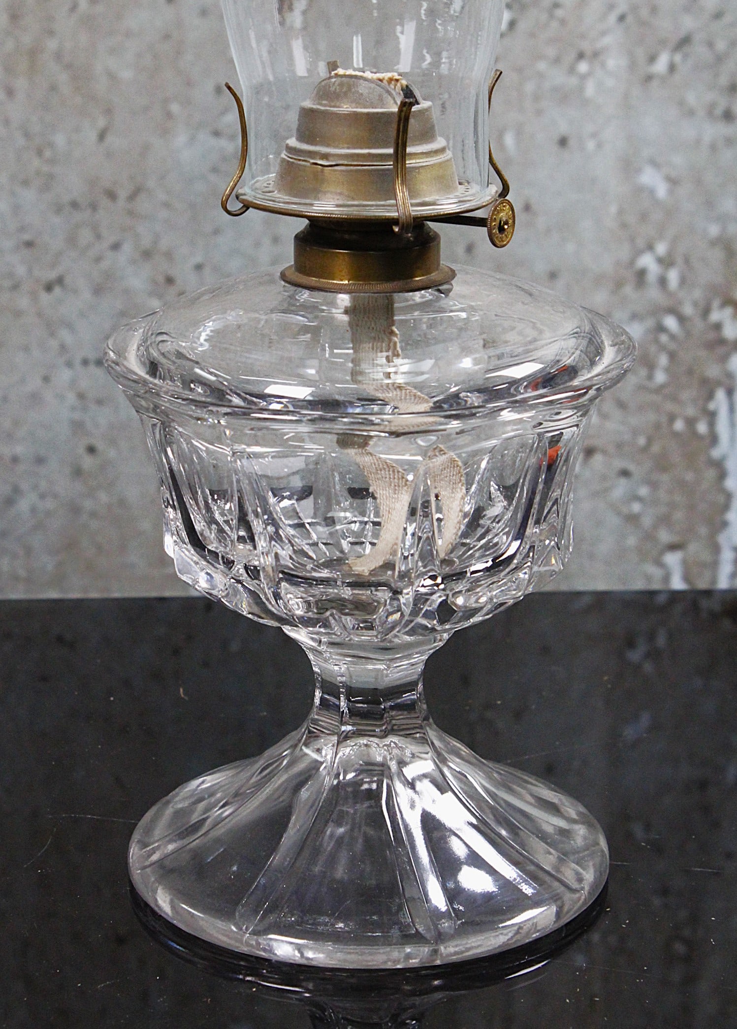A Duncan Quarter Block Oil Lamp: 19th century in Exc original cond. 10"H excluding chimney