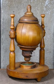 A Carved Wood Keno Goose