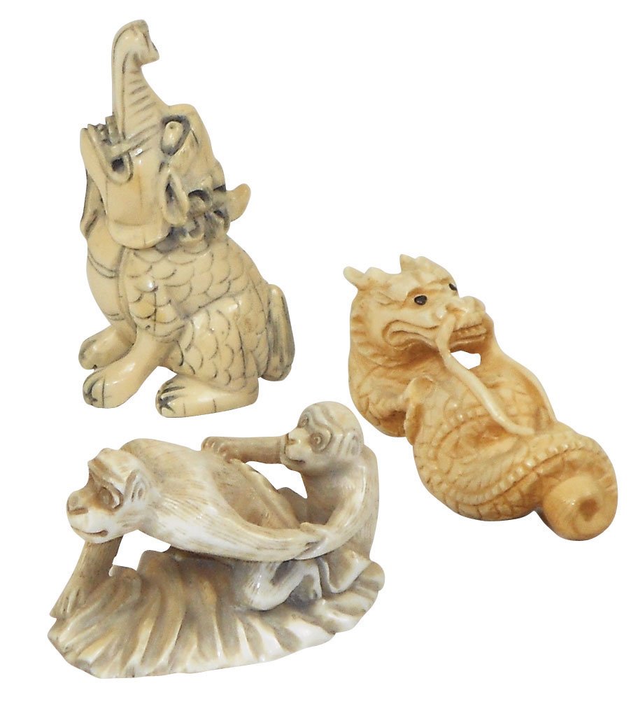 Japanese netsukes (3), carved Ivory dragons & monkeys, : Japanese netsukes (3), carved Ivory dragons & monkeys, pre 1940's, all are signed & in Exc cond, 1" to 2.25"H.
