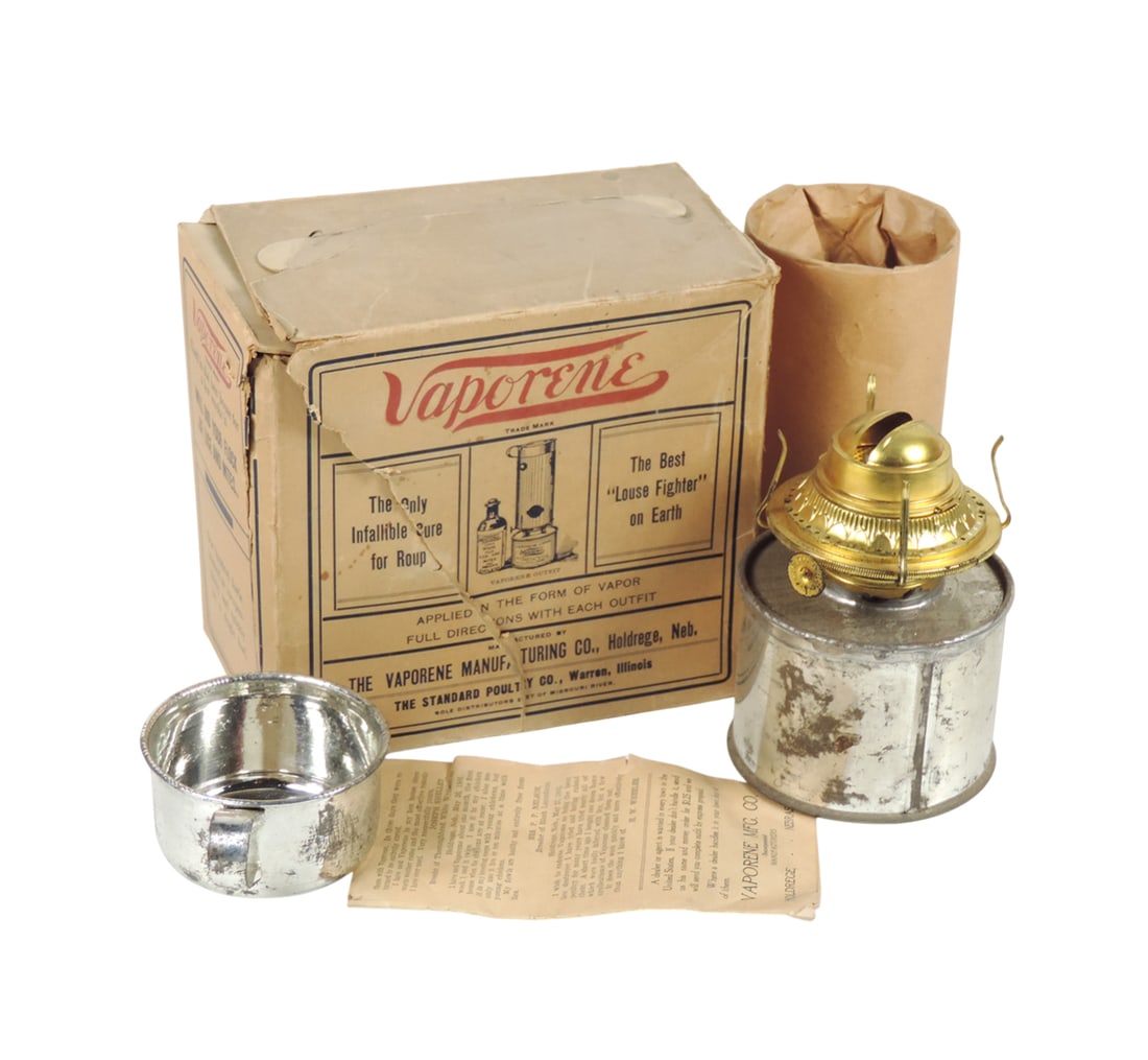 Veterinarian Medicine, Vaporene, The Vaporene Mfg Co., Holdrege, Neb-USA, The Standard Poultry Co.,: Veterinarian Medicine, Vaporene, The Vaporene Mfg Co., Holdrege, Neb-USA, The Standard Poultry Co., Warren, Ill-USA, Sole Distributors East Of Missouri River, Trade Mark REG U.S. PAT OFF Dec. 19, 1905
