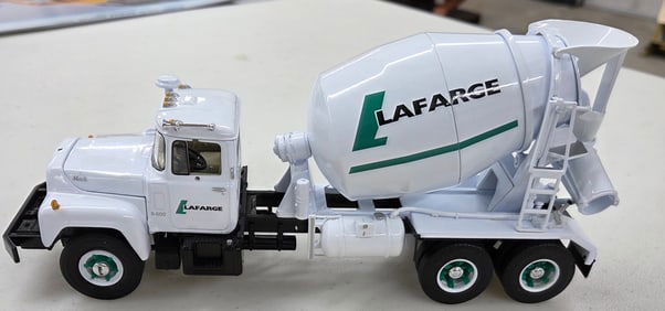 Diecast Toy, MACK R-Model Mixer "LAFARGE' First Gear Mint NIB