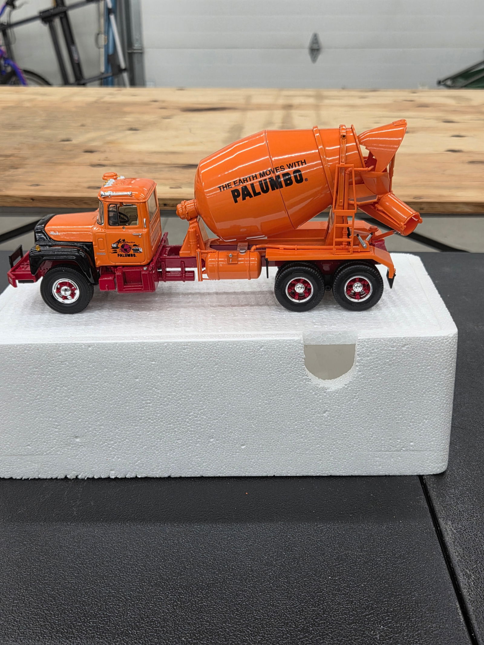 Diecast Toy,  MACK R-Model Mixer First Gear Mint NIB (1 of 1)