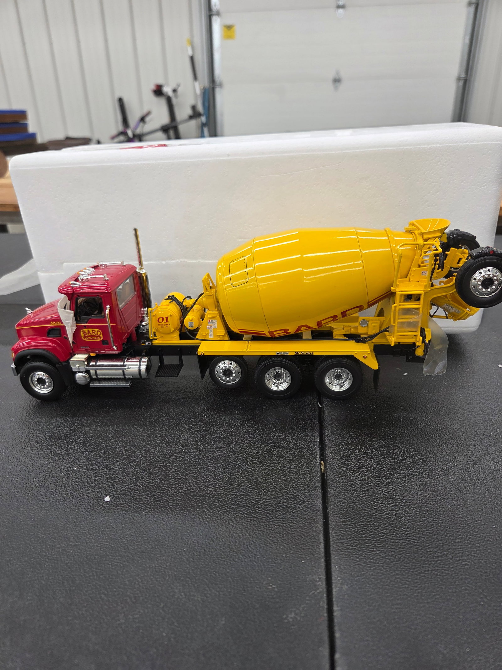 Diecast Toy, Mack Granit with BridgeMaster Mixer (Broken Tag Fender) Otherwise Excellent Condition: Diecast Toy, Mack Granit with BridgeMaster Mixer (Broken Tag Fender) Otherwise Excellent Condition