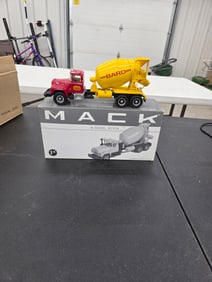 Diecast Toy, Mack R-Model Mixer (Bard Concrete (NIB)