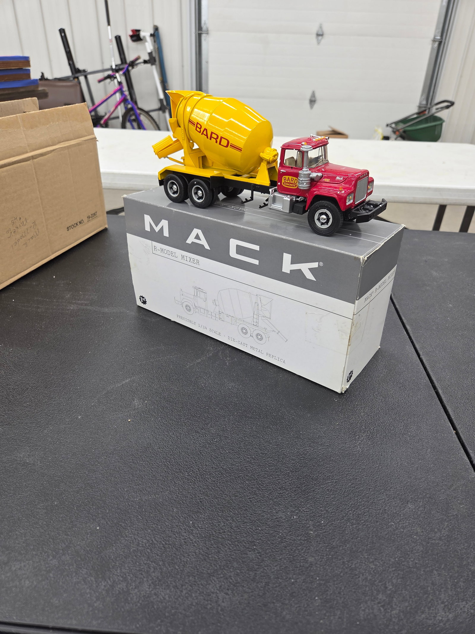 Diecast Toy, Mack R-Model Mixer (Bard Concrete (NIB): Diecast Toy, Mack R-Model Mixer (Bard Concrete (NIB)