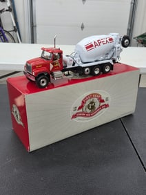 Diecast Toy, International Paystar /w BridgeMaster Mixer (Apex Concrete). First Gear NIB