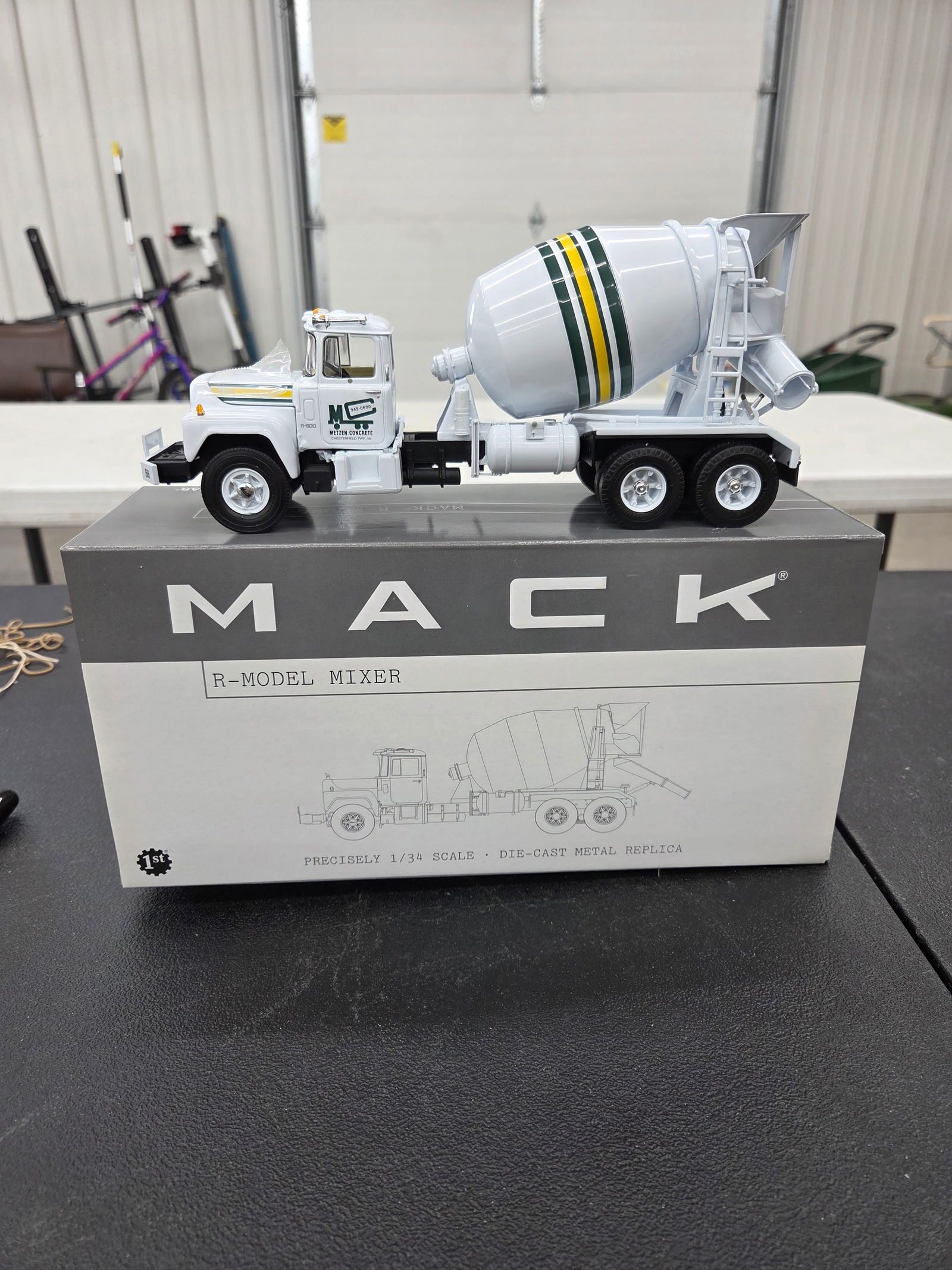 Diecast Toy, Mack R Model Mixer. Metzen Concrete, Chesterfield Twp, MI. First Gear NIB (1 of 1)