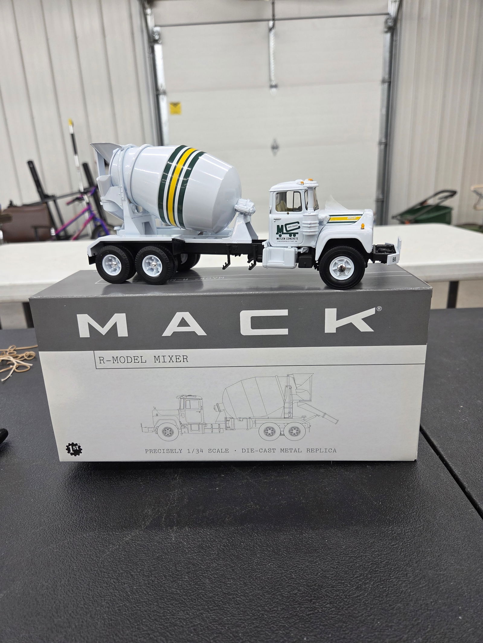 Diecast Toy, Mack R Model Mixer. Metzen Concrete, Chesterfield Twp, MI. First Gear NIB (1 of 1)