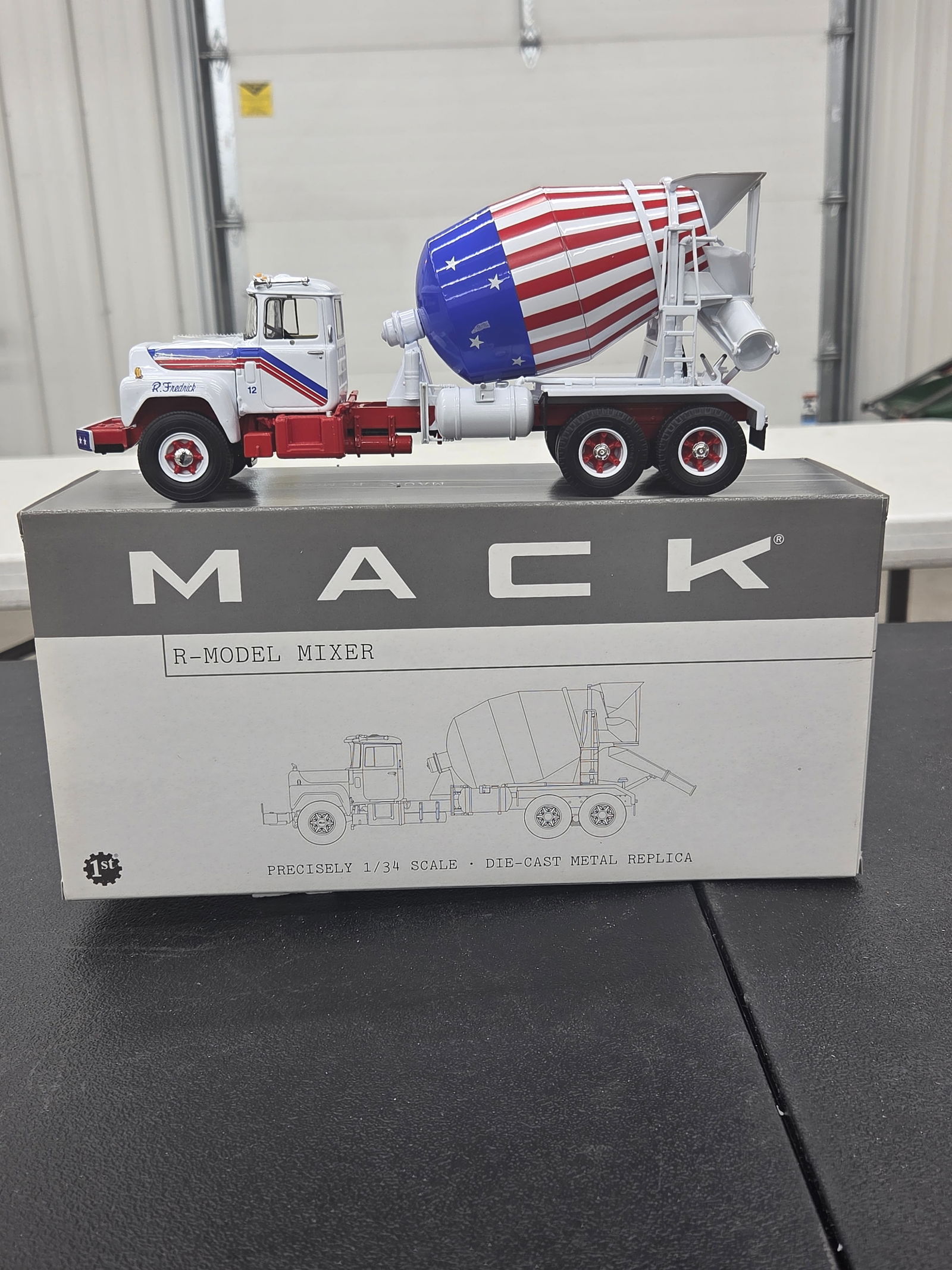 Diecast Toy, Mack R Model Mixer. Stars & Stripes - Red, White & Blue (R. Fredrick) First Gear NIB (1 of 1)