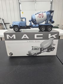 Diecast Toy, First Gear. Mack R-Model Mixer (United Concrete) " in 76 " NIB