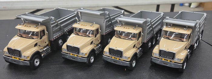 Diecast Toy, Mack Heavy Duty Dump Truck 4 pcs (Wendling Quarries Inc.) First Gear NIB