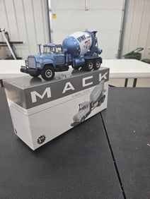 Diecast Toy, First Gear. Mack R-Model Mixer (United Concrete) " in 76 " NIB