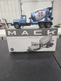 Diecast Toy, First Gear. Mack R-Model Mixer (United Concrete) " in 76 " (display model dirty) NIB