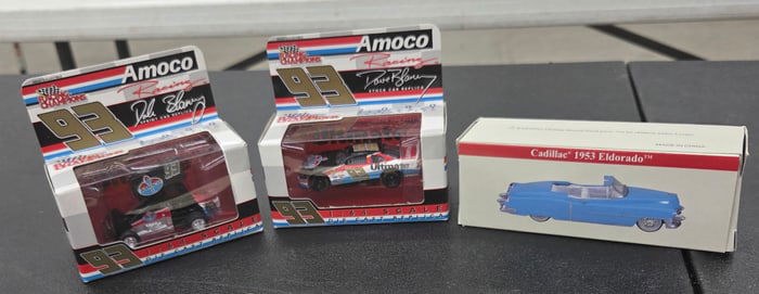 Die Cast Toy, 3 pcs 1/64 scale. NIB