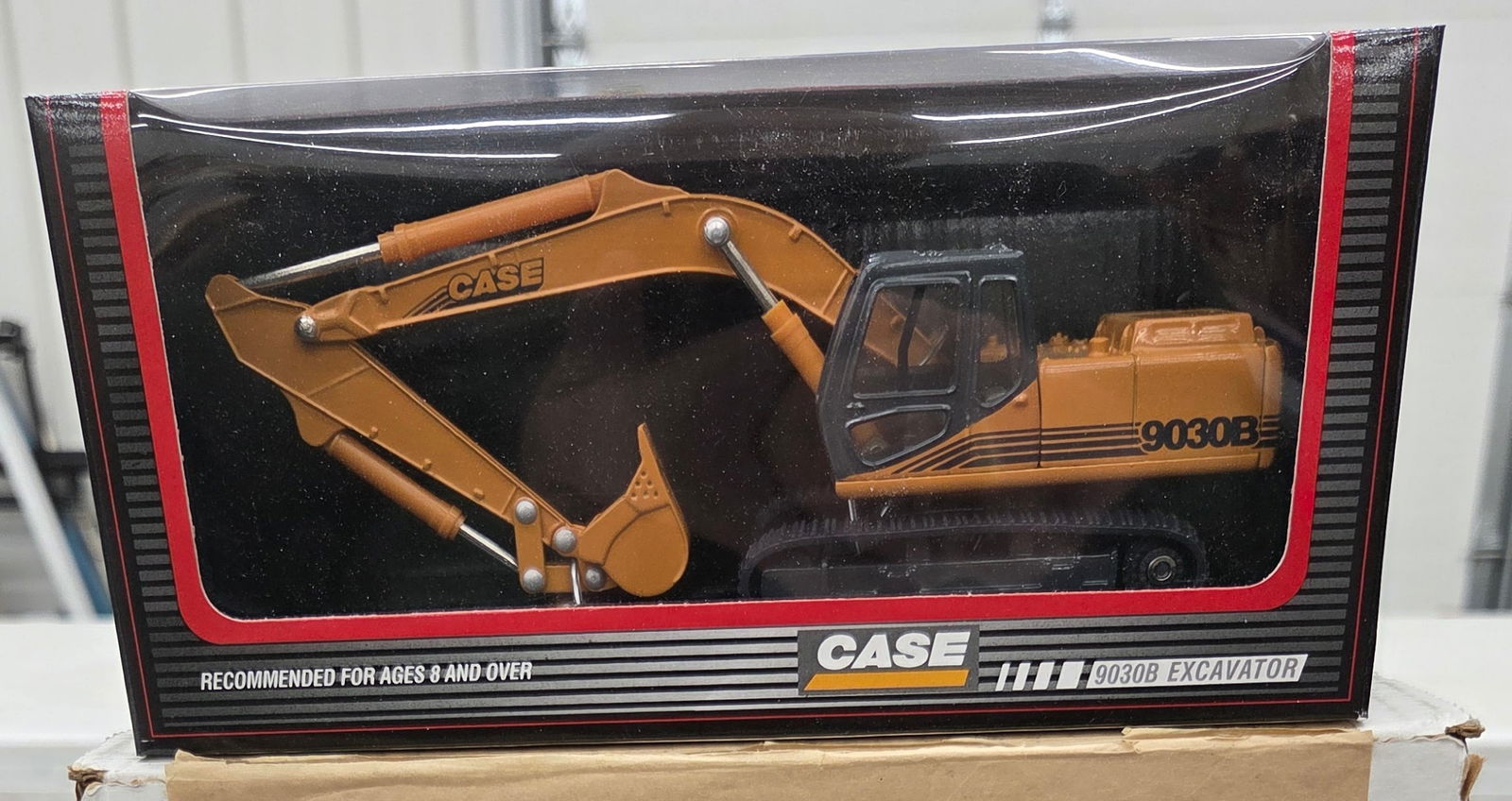Die Cast Toys. Case 9030B Excavator 1/50th scale Ertl NIB (1 of 1)