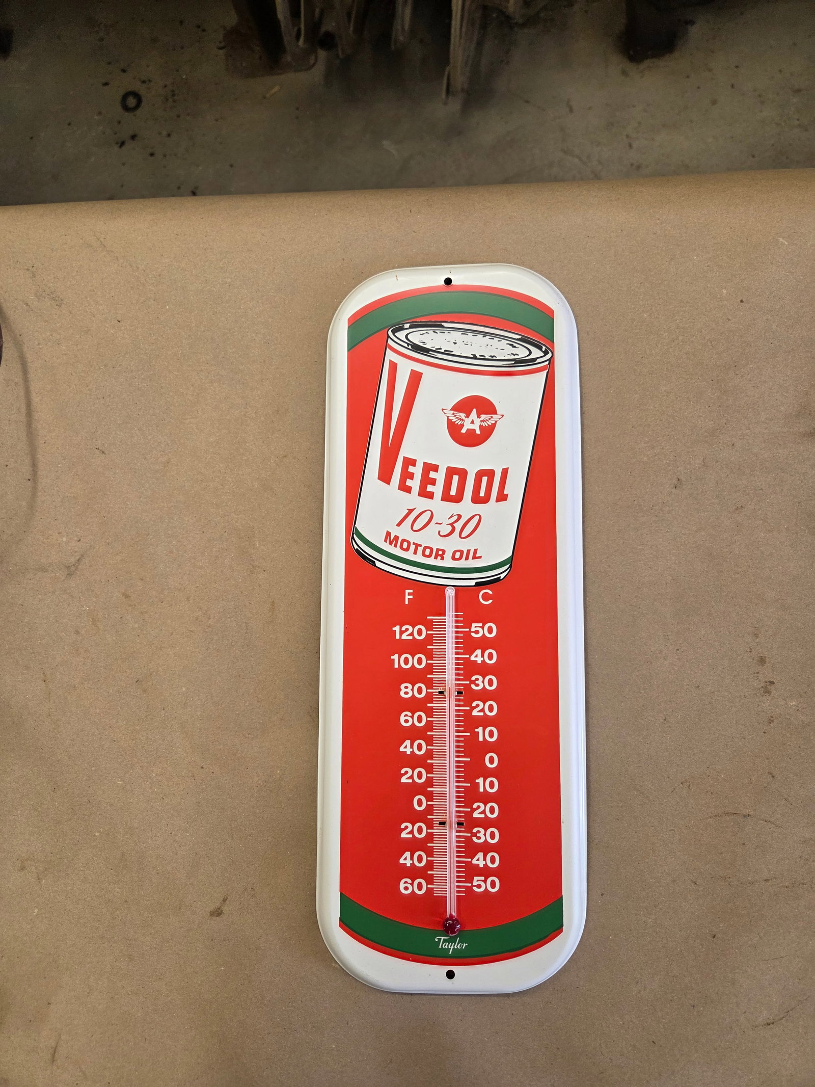 Veedol Motor Oil Thermometer. VG Cond. 16"H x 6"W: Veedol Motor Oil Thermometer. VG Cond. 16"H x 6"W