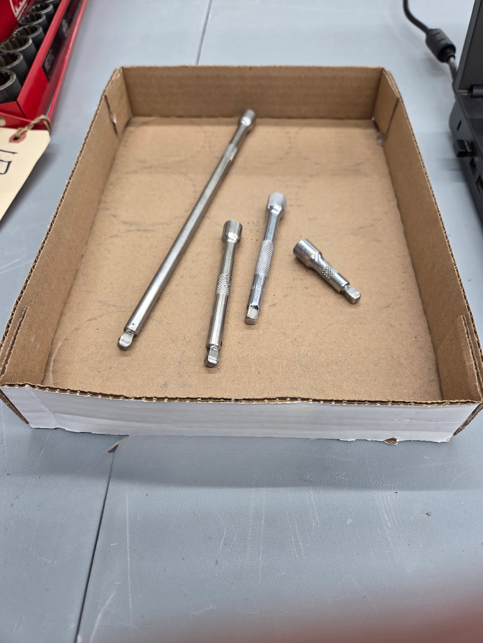 Extensions 1/4 inch drive Mac tool four pieces. Very good condition: Extensions 1/4 inch drive Mac tool four pieces. Very good condition