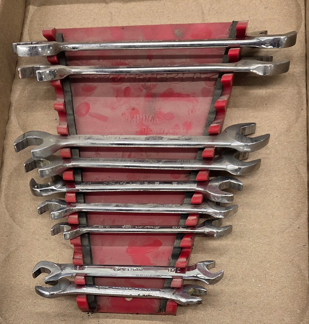 Partial set of snap on box end wrenches (1 of 1)