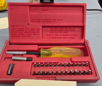 Set of Mac, Bits Torx, square drive, Phillips drive, straight drive. With driver handle. VG cond.