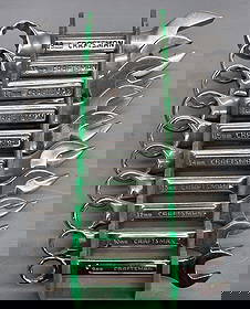 Set of craftsmen short combination metric wrenches. 9 mm to 19 mm cond.: Set of craftsmen short combination metric wrenches. 9 mm to 19 mm cond.