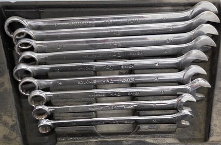 Set of Mac combination metric wrenches. 10 mm to 19 mm VG cond.
