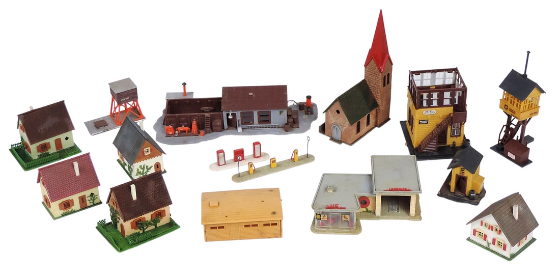 Model Toy Train Village Décor (15), Faller, Revell models, plastic, c. mid 1900s, VG cond, up t (1 of 1)