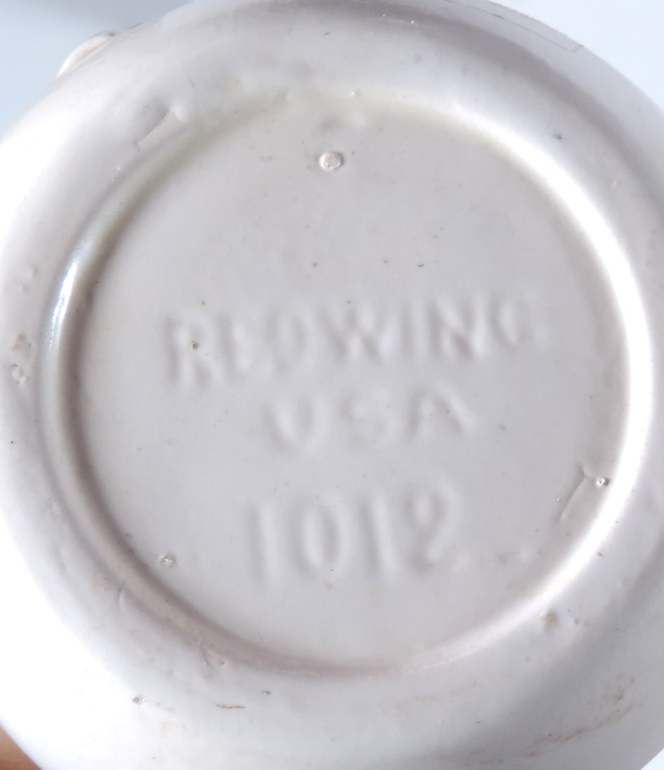 Red Wing Art Pottery (3), #1012 matching pair of Magnolia pitchers & #975 Magnolia vase, all in e... - 2