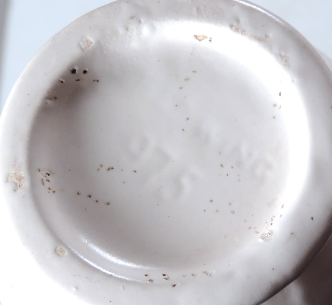 Red Wing Art Pottery (3), #1012 matching pair of Magnolia pitchers & #975 Magnolia vase, all in e... - 3