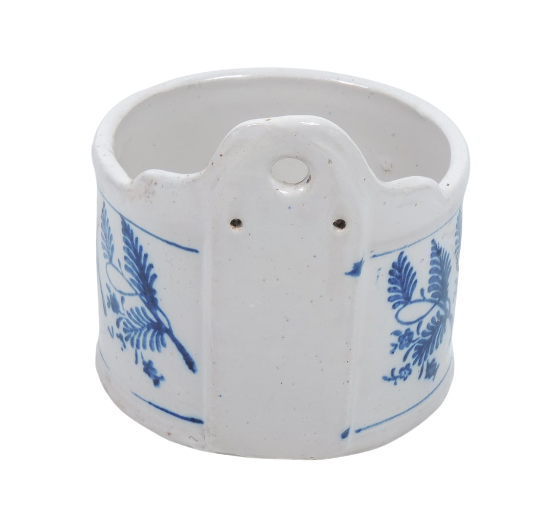 Blue & White Hanging Salt Box, deep cobalt leaf pattern, Exc+ cond w/no chips or cracks, H 5.5 x ... - 2