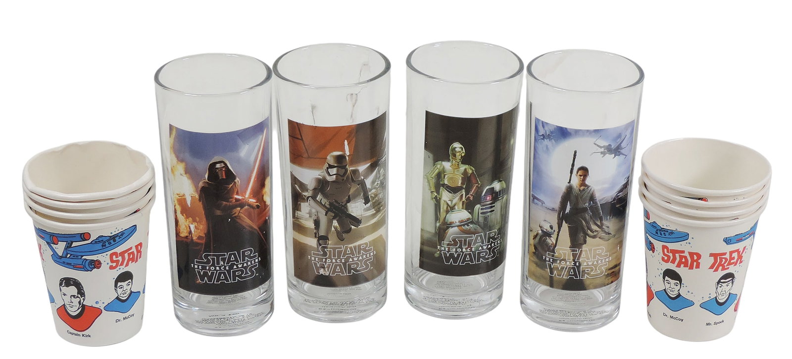 Star Trek and Star Wars Paper Cups & Glasses (12), Star Wars: The Force Awakens drinking glasses ...: Star Trek and Star Wars Paper Cups & Glasses (12), Star Wars: The Force Awakens drinking glasses w/scenes/characters from the movie, copyright Lucas Films Ltd, made in China & 1976 Star Trek Party
