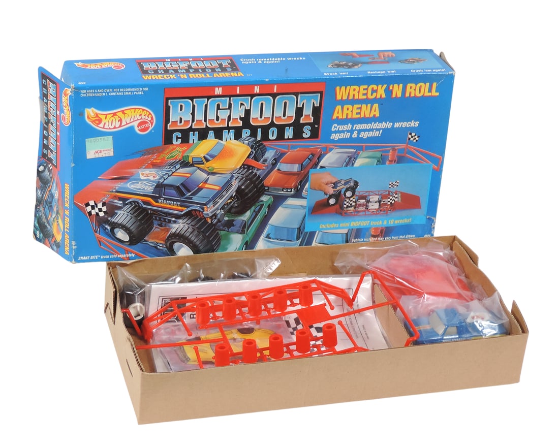 Hot Wheels, 1991 Mini Bigfoot Champions Wreck ’n Roll Arena, No. 422, plastic w/orig packaging (1 of 2)