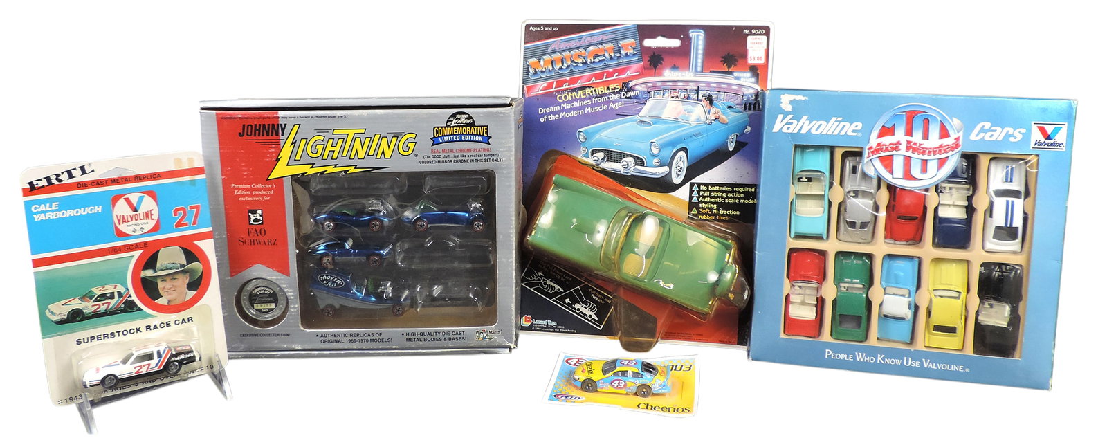 Toy Scale Models (5), Cale Yarborough, Superstock Race Car 27, Valvoline, 1/64 scale diecast, No....: Toy Scale Models (5), Cale Yarborough, Superstock Race Car 27, Valvoline, 1/64 scale diecast, No. 1943, Valvoline 10 Most Wanted Cars, 1/64 scale, made in China, Lanard Toys American Muscle Classics