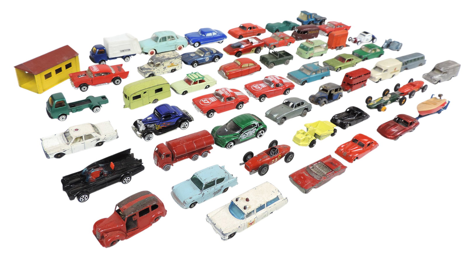 Toy Scale Models (40+), includes several Matchbox Series by Lesney, made in England, Hot Wheels, ... - 2
