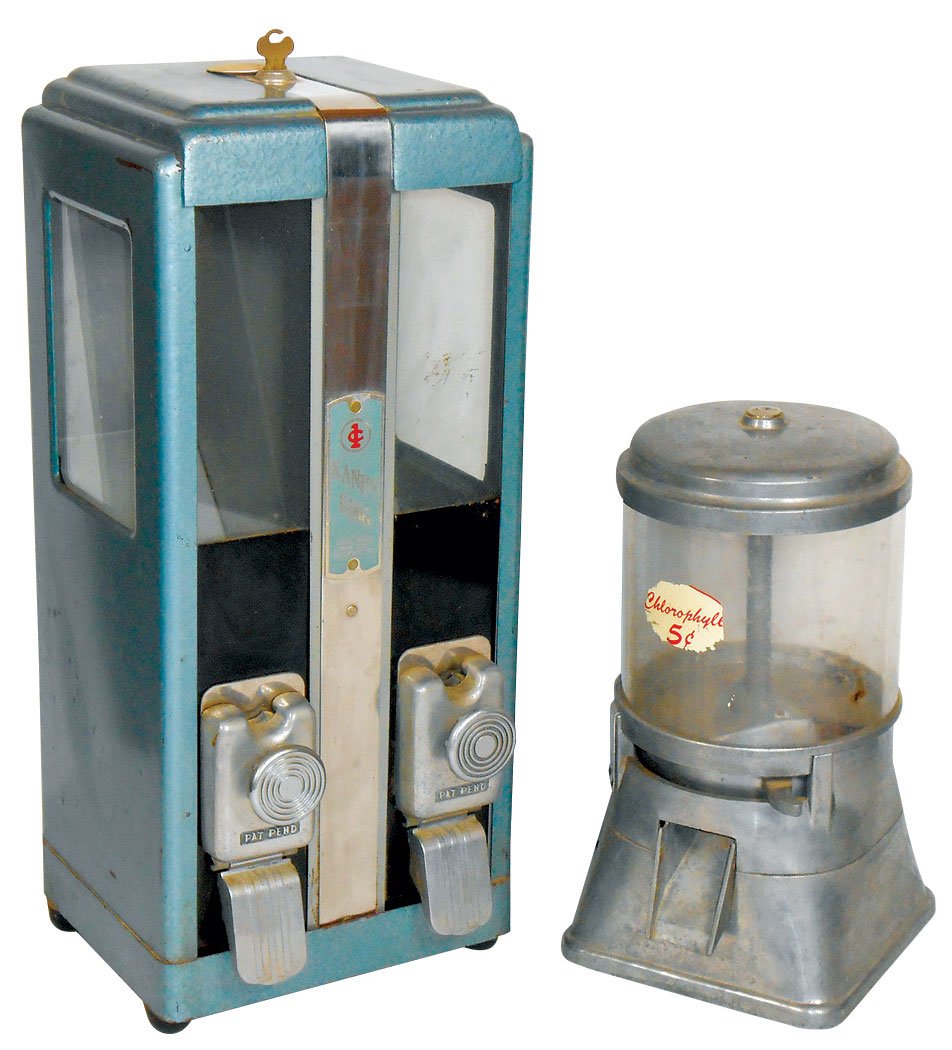 Coin-operated machines (2), Regal Chlorophyll 5 Cent: Coin-operated machines (2), Regal Chlorophyll 5 Cent cast aluminum vendor, no key, VG cond, 13"H & Kandy King 1 Cent bulk vendor by Holli-ware Mfg. Co.-Chicago, Exc w/key, 20"H.