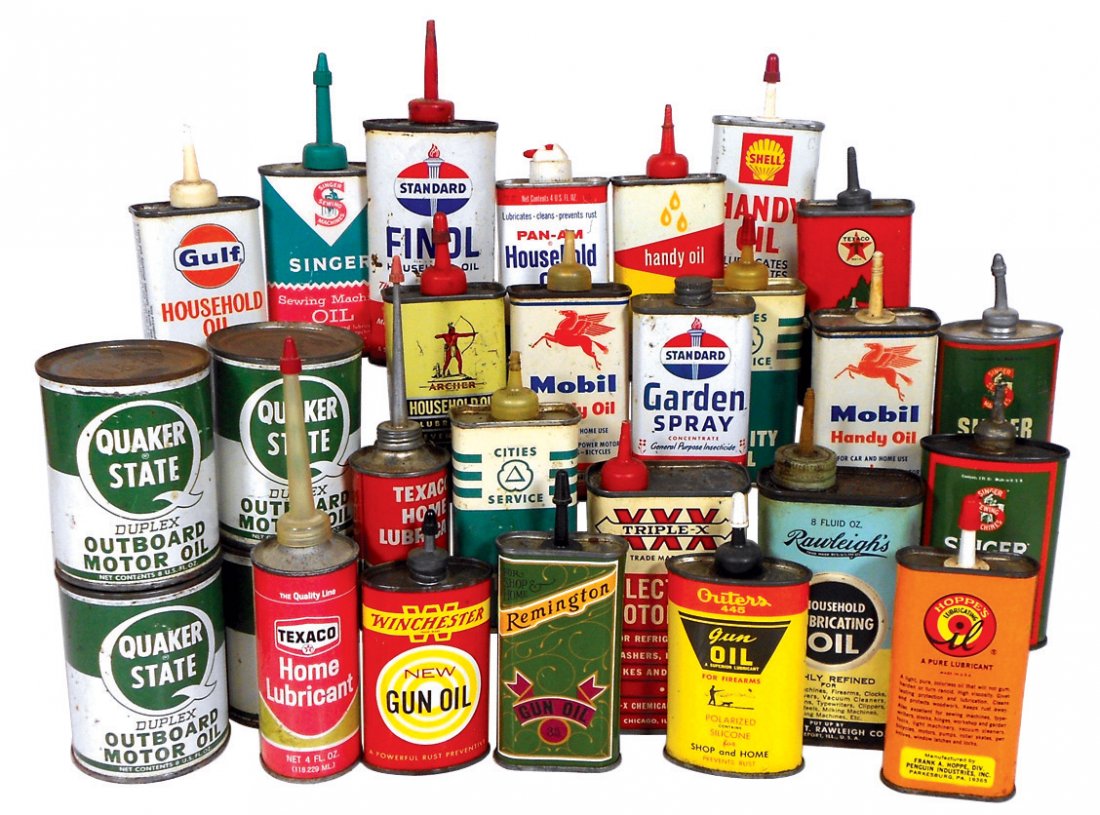 Petroliana, handy oilers & outboard motor oil cans: Petroliana, handy oilers & outboard motor oil cans (27), Mobil, Shell, Texaco, Gulf, Cities Service, Quaker State, Winchester, Remington, Outers, Singer & other brands, a great assortment, most in VG 