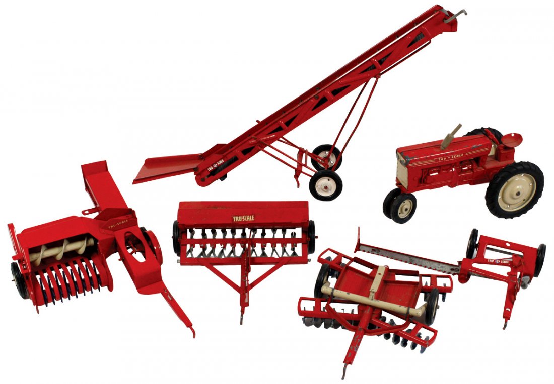 Toy tractor & farm implements (6), True Scale farm