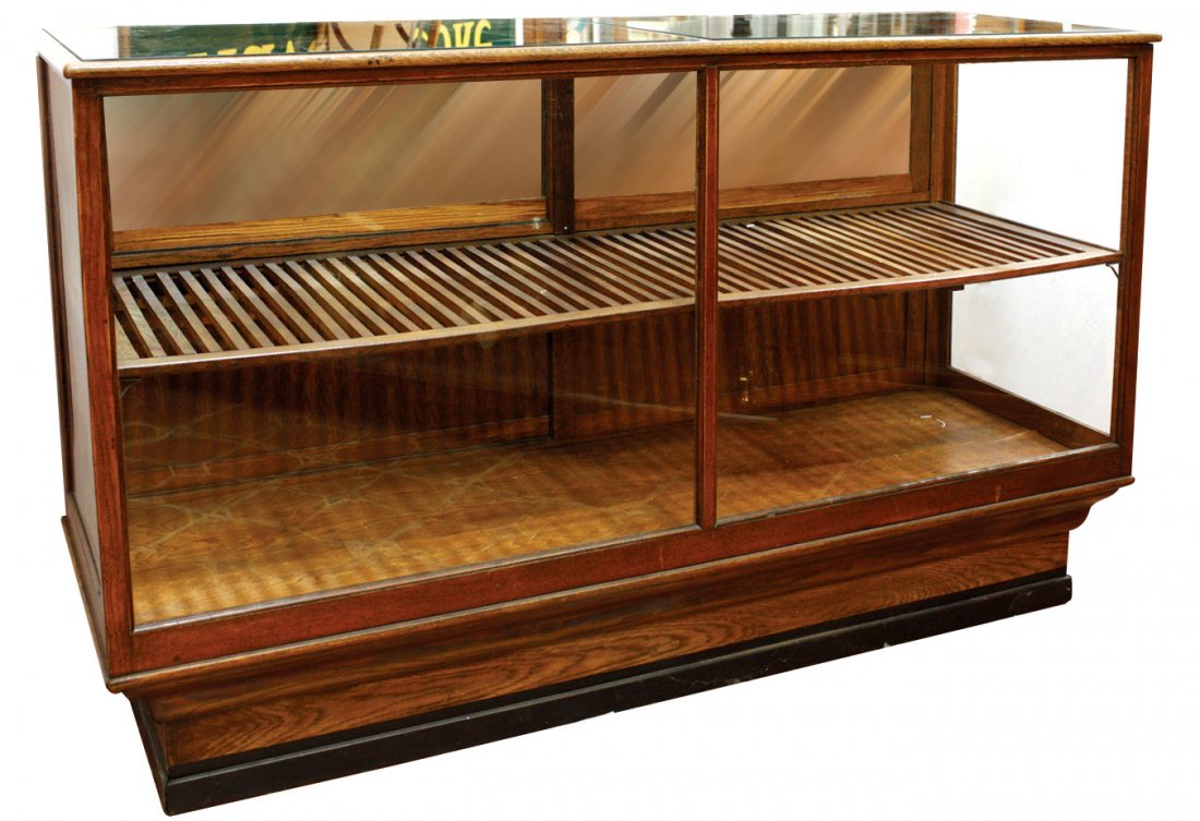 Cigar display case, oak humidor w/plate glass top,