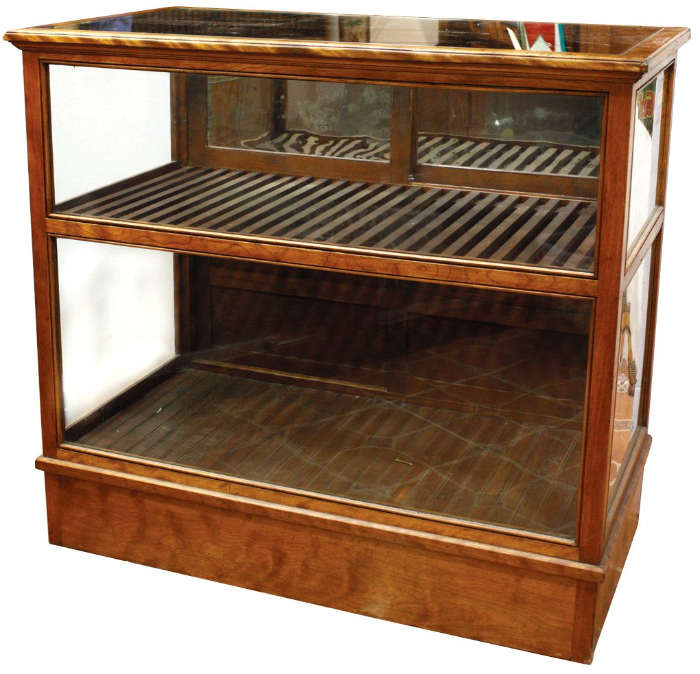 Cigar display case, flaming birch w/plate glass top,