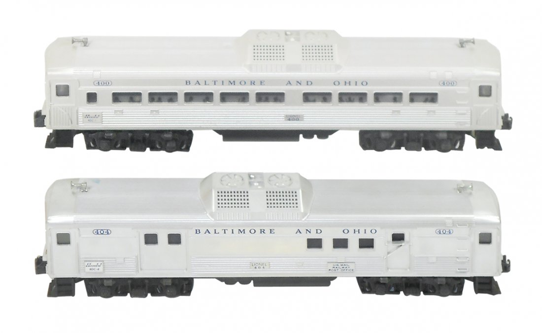 Model train cars (2), Lionel O-gauge, Baltimore & Ohio: Model train cars (2), Lionel O gauge, Baltimore & Ohio RDC 404 Budd combine & 400 Budd coach, both Exc cond & 16"L.