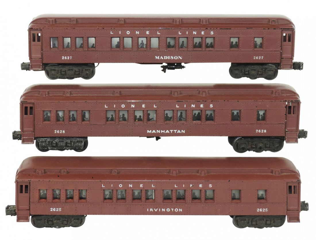 Model train cars (3), Lionel Lines O gauge, 2625: Model train cars (3), Lionel Lines O gauge, 2625 Irvington coach, 2627 Madison coach & 2628 Manhattan, all VG+/Exc cond & 15"L.