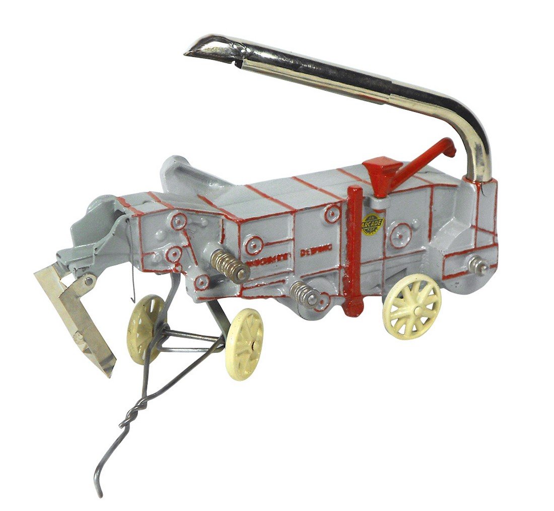 Farm toy, McCormick Deering Threshing Machine, Arcade, (1 of 1)